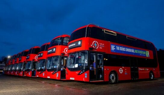 Autobuses eléctricos de doble piso BYD ADL Enviro400EV transportan a líderes mundiales en la COP26