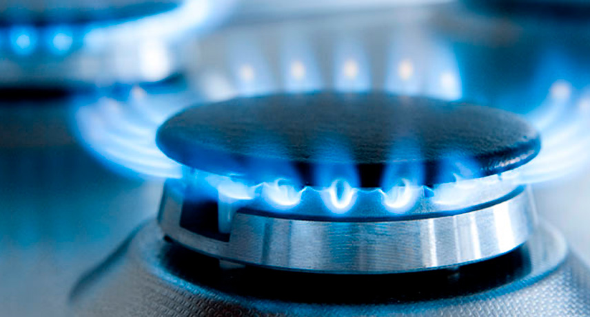 ¿Cómo cambio el inyector de gas natural a butano?