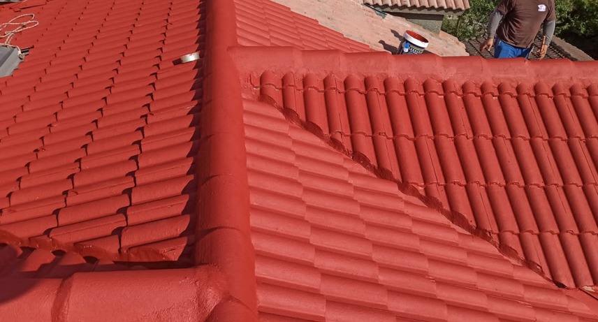 ¿Cómo detectar una gotera en el tejado?