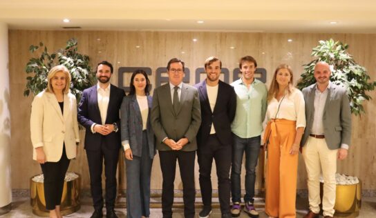 Lideremos, el primer lobi juvenil de España, presenta ante el presidente de la CEOE una propuesta para reducir la burocracia y fomentar el emprendimiento