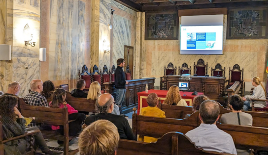 La asociación Bergacomercial presenta el proyecto de la APEU en el Pleno Municipal del Ayuntamiento de Berga