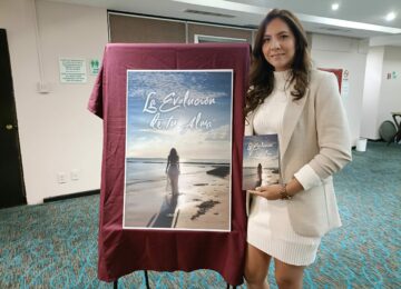 Presenta Laura Suárez su libro ‘La evolución de tu alma’