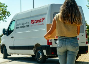 La era de la movilidad flexible: Record go Mobility estrena oficina de alquiler de furgonetas en Barcelona