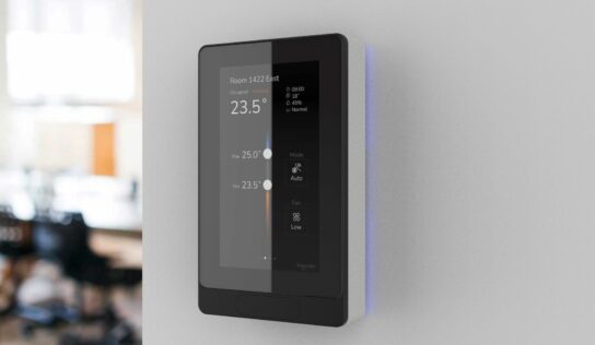 Schneider Electric lanza el nuevo Touchscreen Room Controller, un dispositivo imprescindible en los espacios modernos centrado en el confort y la experiencia del usuario