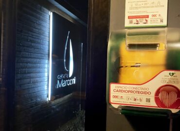 Un cliente salva su vida gracias a un desfibrilador en el restaurante Cabaña Marconi en Alcobendas