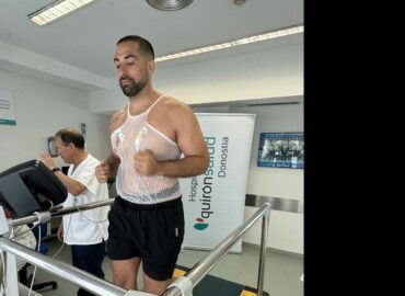 Los jugadores del Bidasoa Irún realizan los reconocimientos médicos en el Hospital de Día Quirónsalud Donostia