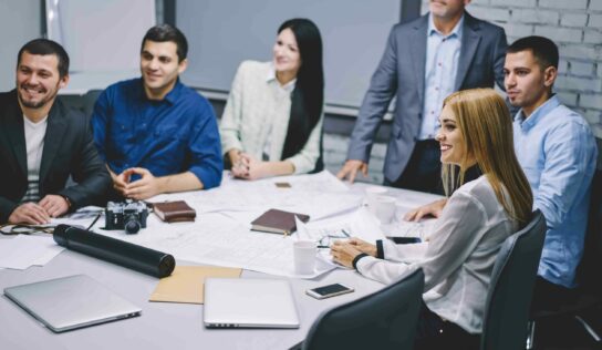 Los jóvenes eligen el sector asegurador por su oferta en IA y tecnología