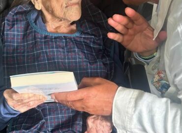 Teodora la más longeva de España desvela sus secretos en la ‘Guía para vivir sano 120 años’ del Dr.de la Peña