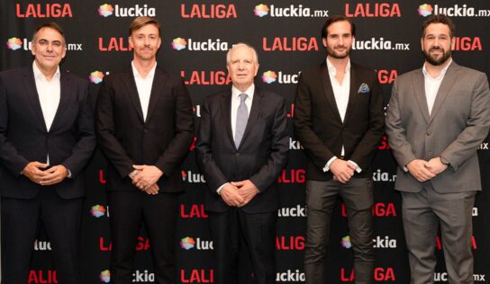 Luckia y LALIGA presentan con leyendas futbolísticas su patrocinio en México