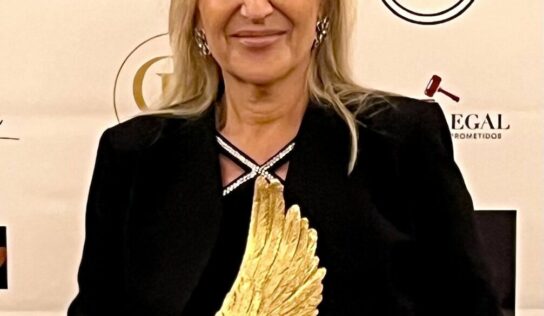 La Doctora Gracia Moreno recibe el Premio a la Trayectoria Profesional de Madrid Magazine
