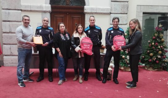 Llanes celebrará unas Navidades cardioprotegidas con desfibriladores portados por Policía, Protección Civil y Guardia Civil