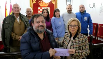 Fuentenovilla entrega la recaudación de su marcha solidaria a APANAG