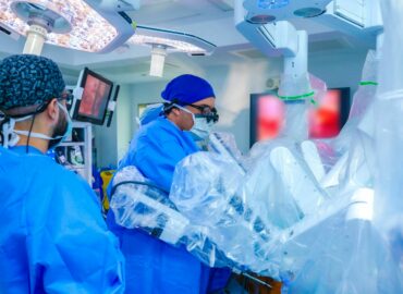 El King Faisal Specialist Hospital & Research Centre realiza el primer trasplante asistido por robot del mundo de un dispositivo de asistencia ventricular