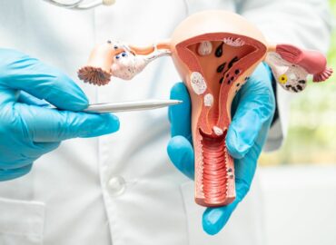 Dr. Juan Céspedes, ginecólogo de Policlínica Gipuzkoa: «La detección precoz del cáncer ginecológico permite tratamientos menos agresivos y mejora la supervivencia de las pacientes»