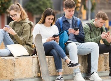 Espejos digitales: cómo impactan los likes, la belleza canónica y un cuerpo musculado en la autoimagen de los adolescentes
