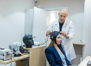 En el INAB, los pensamientos no se asumen como hechos, sino como hipótesis que la ciencia puede investigar