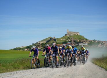 Youssef Issmaili y Beatriz Martínez conquistan Atienza en una prueba épica de MTB por la Sierra Norte
