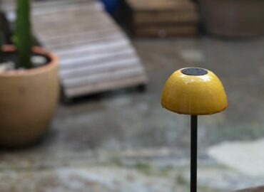 Luxcambra presenta la lámpara portátil Absidiola: diseño de Jordi Llopis con artesanía sostenible es perfecta para cualquier tipo de espacio, ya sea en interiores o exteriores