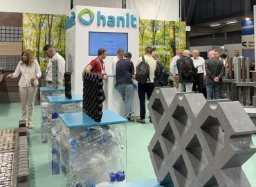 hanit® demuestra en Construmat 2025: la construcción es reciclado, resistente y sin mantenimiento