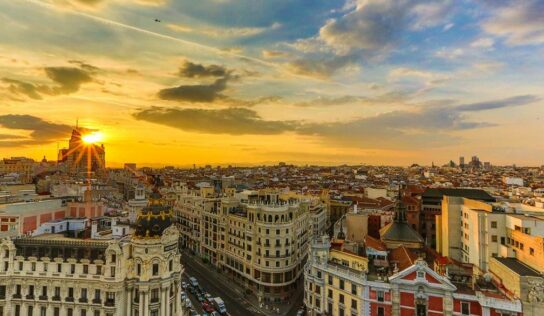 La bajada de tipos de interés impulsa en Madrid la venta de vivienda a cliente final frente a promotores