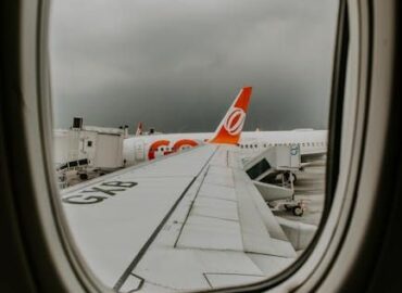 Según AirHelp, estas son las excusas habituales de las aerolíneas para no pagar compensaciones por retrasos