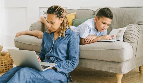 Ser madre y profesionista: UMAD ofrece programas en línea pensados para mujeres que quieren superarse