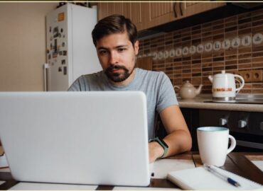 Estudiar sin poner en pausa tu vida, el futuro de la educación ya llegó, según Tecmilenio