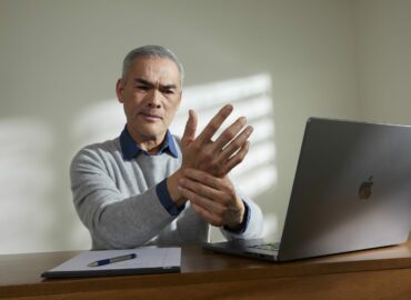 Hormigueo, entumecimiento y dolor en manos y pies, son algunos de los síntomas de Neuropatía Periférica que pueden ser tratados con Neurobión