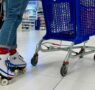 Carrefour cumple el sueño de muchos españoles: patinar por el hipermercado será posible