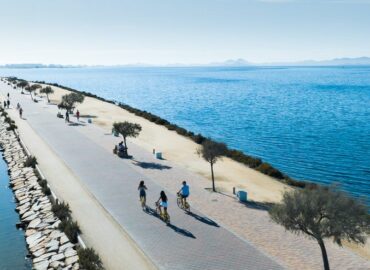 La Costa Cálida encara el verano con cifras récord de ocupación: un destino auténtico y lleno de energía