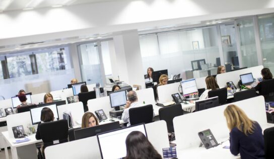 Konecta defiende la escucha activa para fortalecer la relación con el cliente