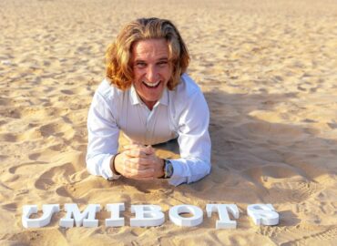 La startup disruptiva Umibots y FCC optimizan la limpieza de playas con los robots inteligentes ‘UmiBeach’