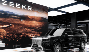 Acelerando la evolución de la inteligencia corporizada en el automóvil, Geely Auto Group se asocia con StepFun para una exposición conjunta en la Conferencia Mundial de Inteligencia Artificial 2025