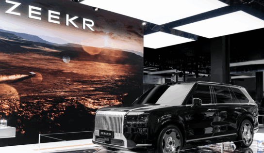 Acelerando la evolución de la inteligencia corporizada en el automóvil, Geely Auto Group se asocia con StepFun para una exposición conjunta en la Conferencia Mundial de Inteligencia Artificial 2025