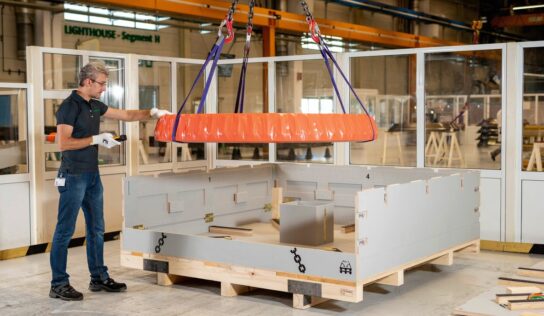 Seguimiento asistido por GPS en la logística de grandes rodamientos: Schaeffler amplía su sistema ‘Smart Box’