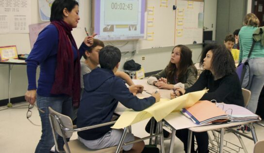 Los tutores piden que la IA se enseñe en las escuelas mientras otras asignaturas pierden relevancia
