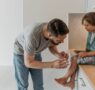 Heridas, picaduras y mordeduras en niños: cuándo actuar en casa y cuándo acudir a urgencias 