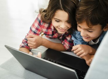 Somos Conexión alerta de la importancia de una educación digital consciente para proteger el bienestar y la privacidad desde la infancia