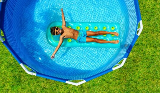Mueblería Elizondo explica cómo descubrir las mejores albercas en este verano