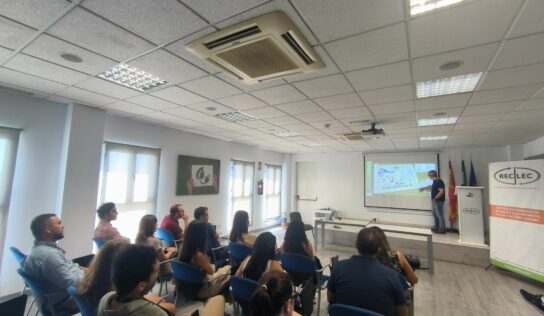 Responsables de Airbus constatan en RECILEC la eficacia en el reciclaje de sus residuos eléctricos