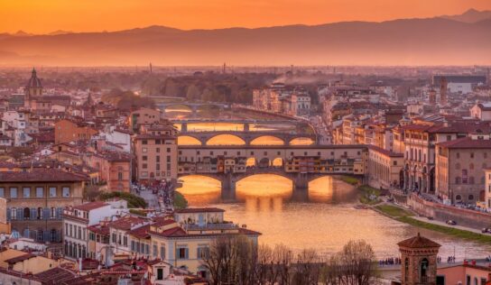 KAYAK: Cómo la temporada media se ha convertido en el momento más inteligente para viajar en 2025