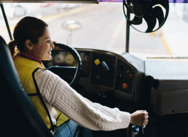 La industria de transporte de pasajeros mejora la seguridad y la eficiencia gracias a la integración de la IA