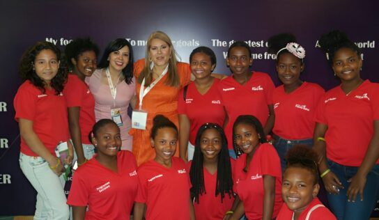 Women Economic Forum Ecuador lanza becas internacionales 100% financiadas para certificación en innovación