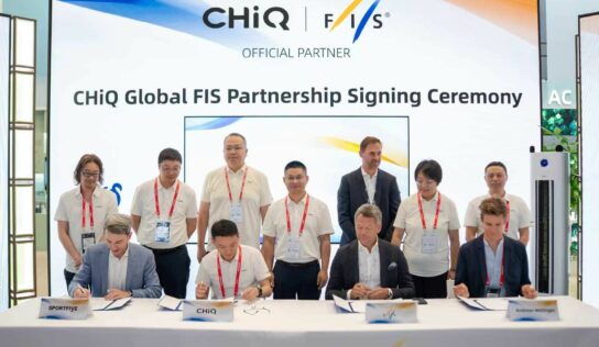 CHiQ refuerza su compromiso con el deporte a nivel mundial mediante su colaboración con la Copa del Mundo de Saltos de Esquí de la FIS