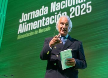 El Dr. Manuel de la Peña, gurú de la longevidad, aclamado por los farmacéuticos por desvelar los secretos