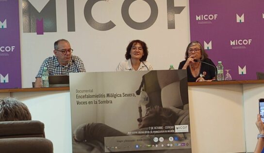 Documental ‘Voces en la Sombra’ visibiliza la lucha por el reconocimiento médico y social de la Encefalomielitis Miálgica Severa en evento con destacados profesionales y emotivas historias de pacientes