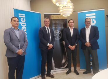 Vinok y Banco Sabadell se alían para acercar la digitalización a bodegas y empresas agroalimentarias