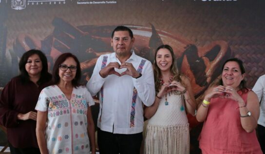La secretaria de desarrollo Turistico de puebla, Inauguran la Temporada de Mole de Caderas 2025 en Tehuacán