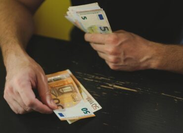 La Casa del TPV analiza la huelga del TPV: autónomos optan por el pago en efectivo en toda España