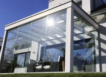 Aluvidal apuesta por las cortinas de vidrio en Zaragoza para espacios más funcionales y estéticos